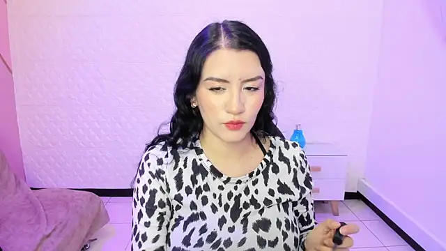 Snapshot of Violetaa_diazz chatting on 27, 10, 2025 Violetaa diazz online show from 27, 10, 2025