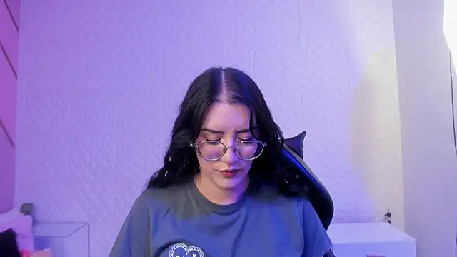 Violetaa diazz online show from 8, 7, 2026