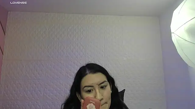 Snapshot of Violetaa_diazz chatting on 30, 9, 2025 Violetaa diazz online show from 30, 9, 2025