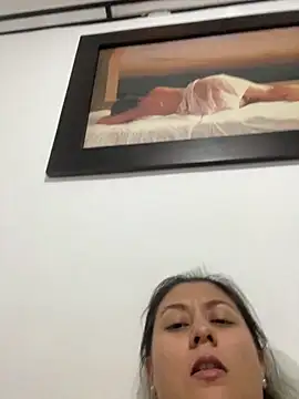 Snapshot of ANYLU19 chatting on 10, 9, 2025 ANYLU19 online show from 10, 9, 2025