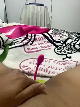 Snapshot of ANYLU19 chatting on 4, 1, 2025 ANYLU19 online show from 4, 1, 2025