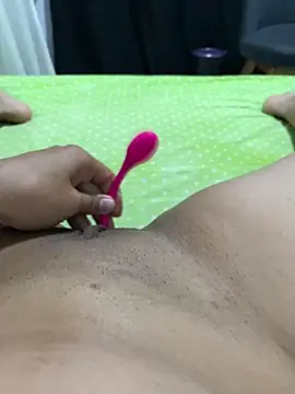 Snapshot of ANYLU19 chatting on 5, 2, 2025 ANYLU19 online show from 5, 2, 2025