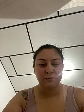 Snapshot of ANYLU19 chatting on 5, 1, 2025 ANYLU19 online show from 5, 1, 2025