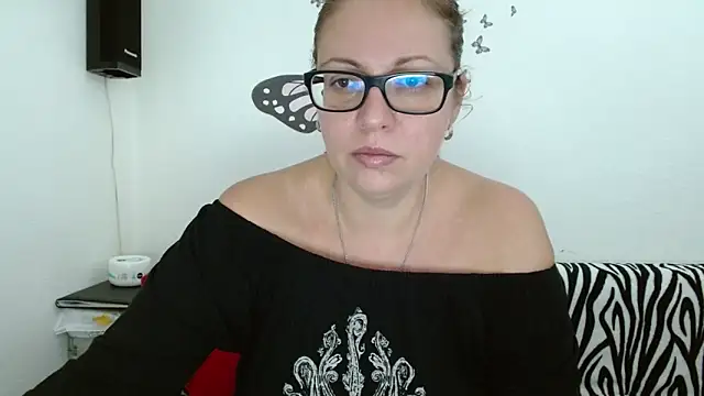 LadyHellene online show from 28, 11, 2025