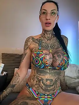 Snapshot of MeganWitch chatting on 16, 7, 2026 MeganWitch online show from 16, 7, 2026