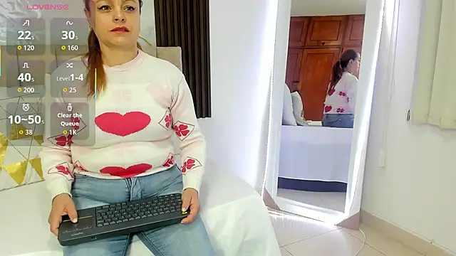 cristalwalker   online show from 19, 1, 2026