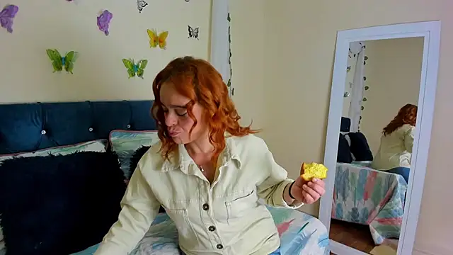 cristalwalker   online show from 10, 9, 2025