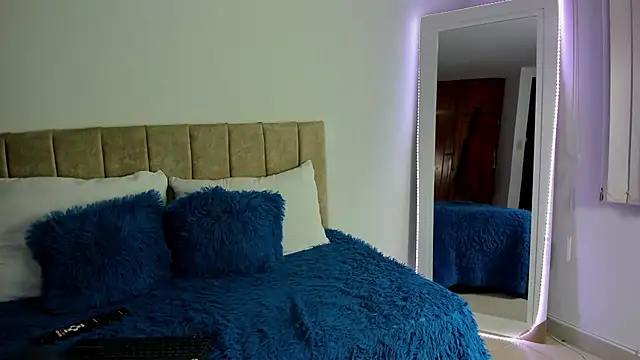 cristalwalker   online show from 26, 10, 2025