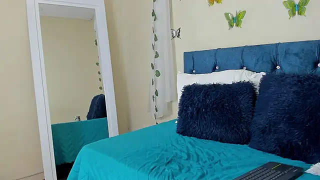 cristalwalker   online show from 18, 3, 2025