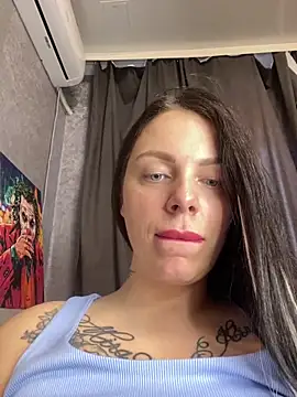 Lola Hale online show from 24, 4, 2026