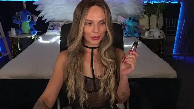 KiraGrayy online show from 10, 10, 2025