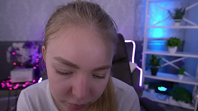 Snapshot of EmilySunshineS chatting on 4, 12, 2025 EmilySunshineS online show from 4, 12, 2025