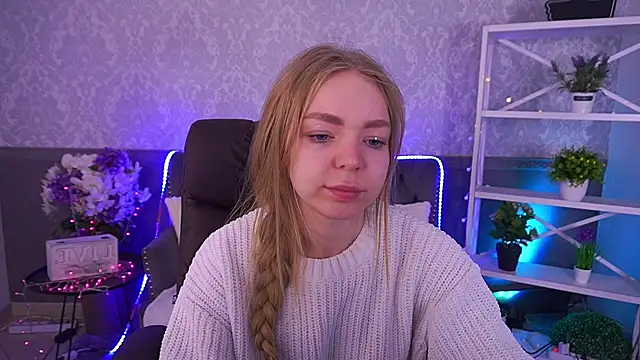 Snapshot of EmilySunshineS chatting on 15, 12, 2025 EmilySunshineS online show from 15, 12, 2025