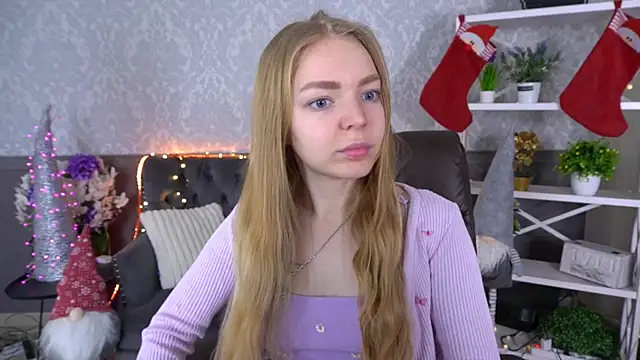 Snapshot of EmilySunshineS chatting on 21, 12, 2025 EmilySunshineS online show from 21, 12, 2025