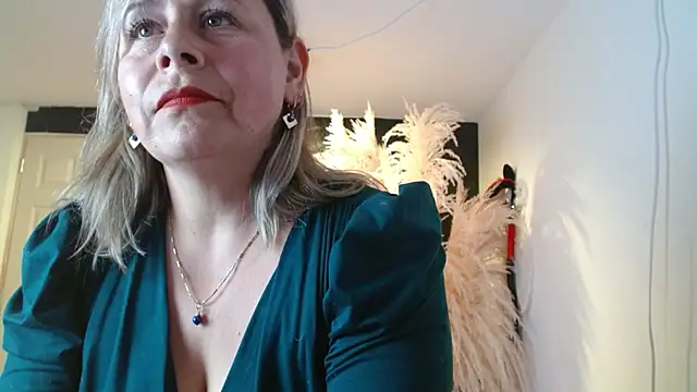 CINTHIA1609 online show from 5, 1, 2026