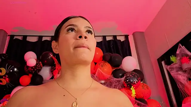 Mia Oxford online show from 29, 10, 2025