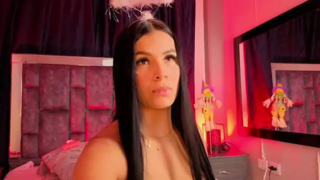 Mia Oxford online show from 17, 10, 2025