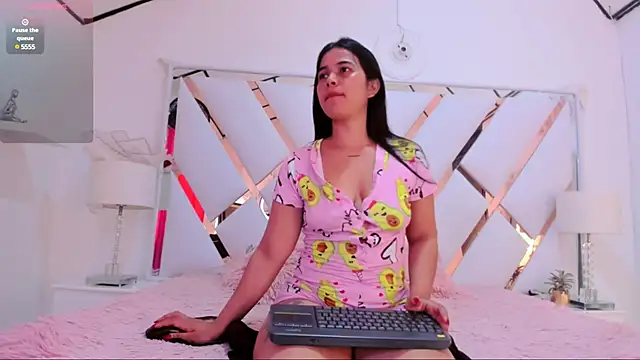 naughty  sara online show from 4, 3, 2025