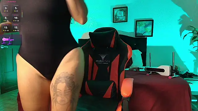 Snapshot of shanon_love3 chatting on 16, 10, 2025 shanon love3 online show from 16, 10, 2025