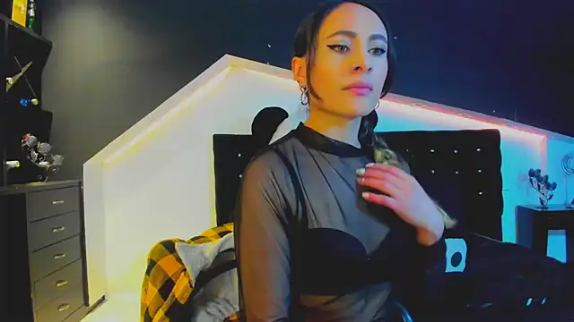 Coral Gibson online show from 22, 3, 2025