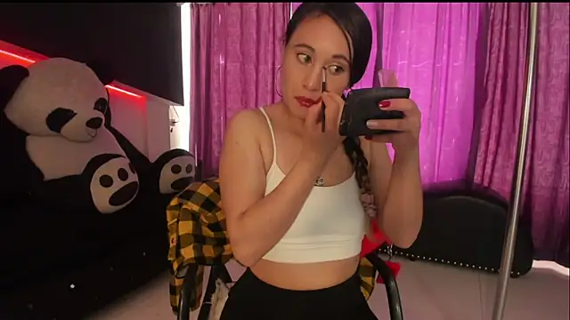 Coral Gibson online show from 10, 11, 2025