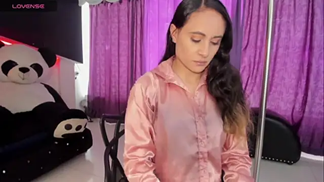 Coral Gibson online show from 25, 10, 2025