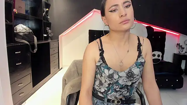 Coral Gibson online show from 11, 9, 2025