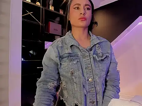 Coral Gibson online show from 6, 5, 2026