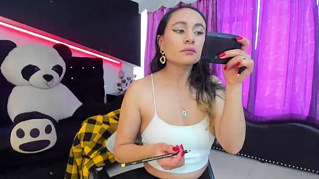 Coral Gibson online show from 22, 9, 2025