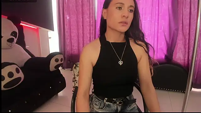 Coral Gibson online show from 8, 11, 2025