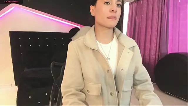 Coral Gibson online show from 4, 12, 2025