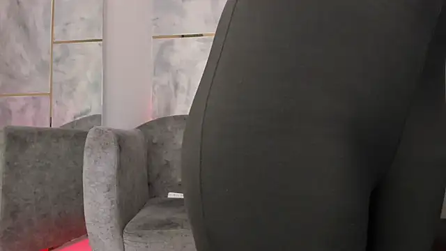 Ellaochoa online show from 13, 10, 2025