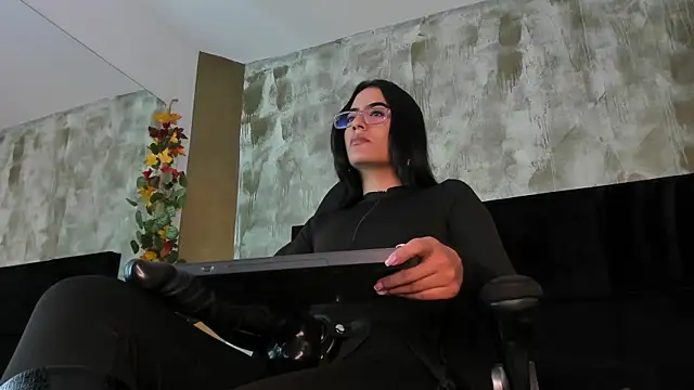 Ellaochoa online show from 20, 3, 2025