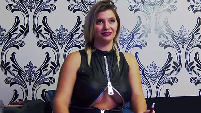 Lorehottie online show from 15, 3, 2025