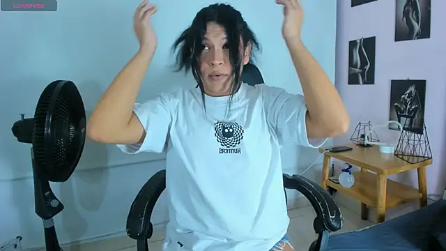 miavalentinaaa online show from 10, 3, 2025