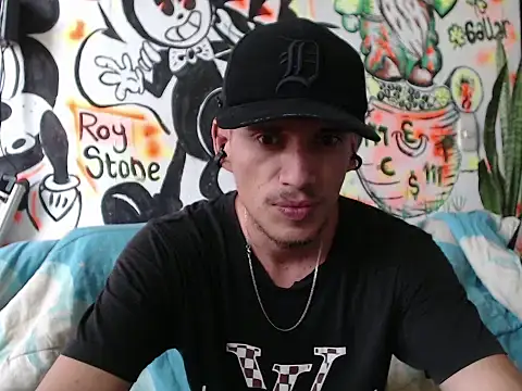 roystonee01 online show from 16, 9, 2025