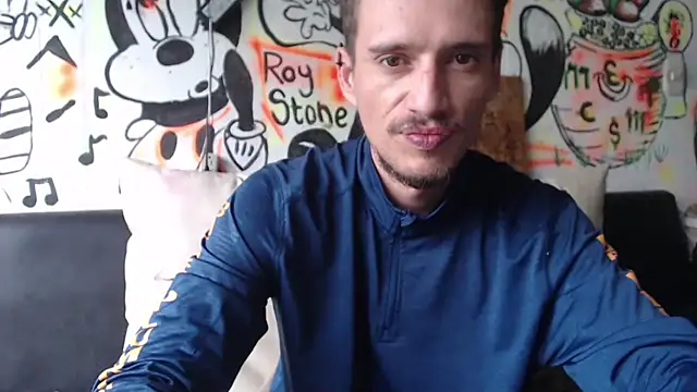 roystonee01 online show from 13, 10, 2025