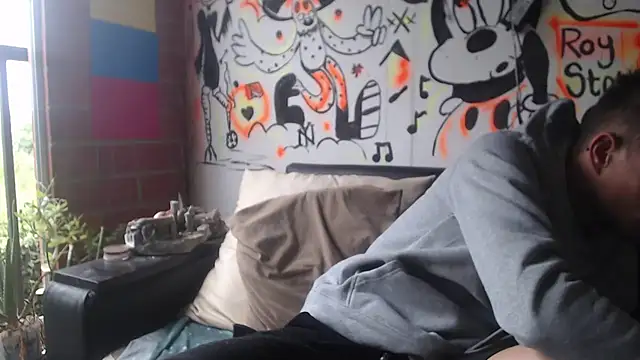 roystonee01 online show from 17, 11, 2025