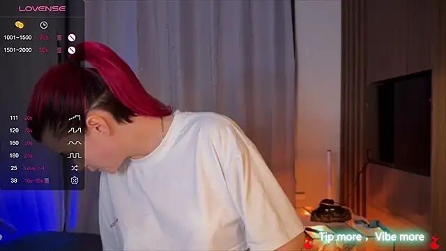 HarpyWitch online show from 1, 2, 2025