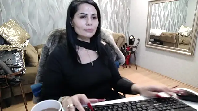 Sara Poison online show from 2, 11, 2025