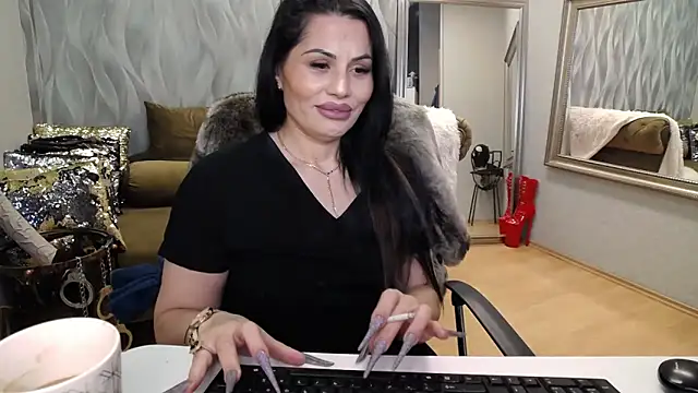 Sara Poison online show from 14, 4, 2026