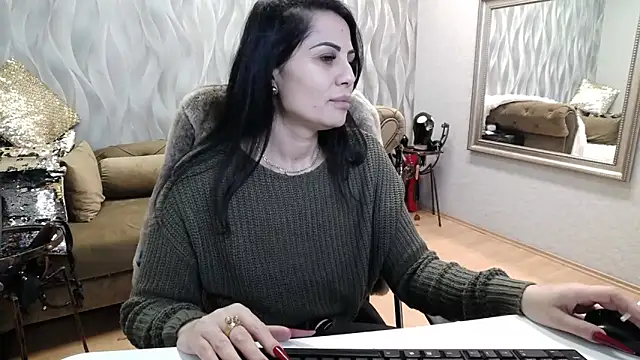 Sara Poison online show from 10, 11, 2025