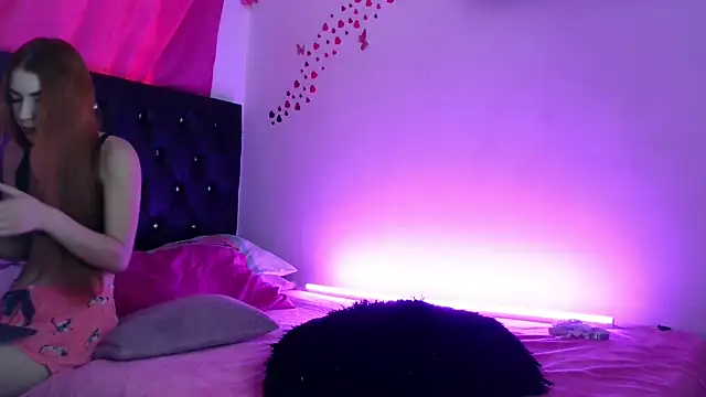 littleayshel online show from 5, 11, 2025