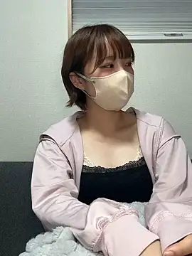 Snapshot of -x_MIU_x chatting on 28, 5, 2026 -x MIU x online show from 28, 5, 2026