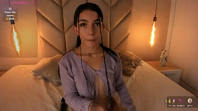 Mollymoon1 online show from 22, 2, 2025