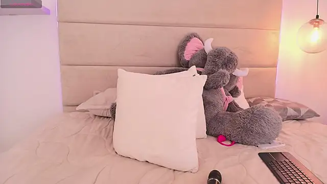 Mollymoon1 online show from 14, 9, 2025