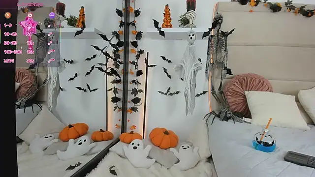 Mollymoon1 online show from 29, 10, 2025