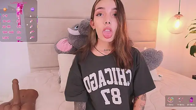 Mollymoon1 online show from 15, 9, 2025