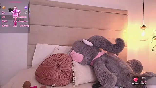 Mollymoon1 online show from 11, 9, 2025