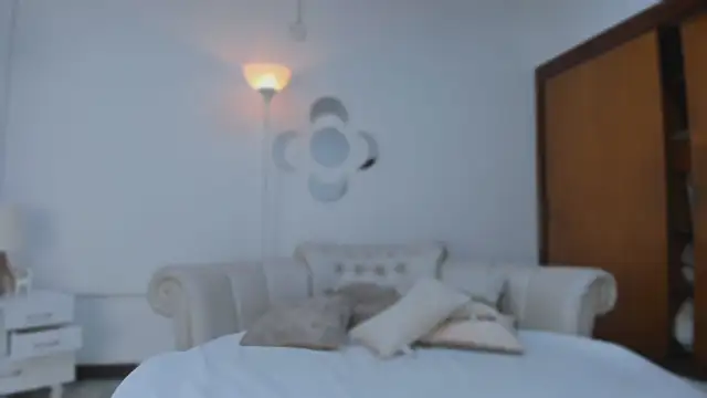 Mollymoon1 online show from 7, 4, 2026